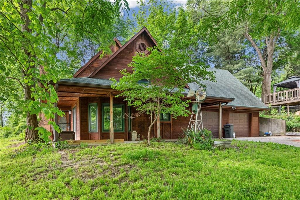 301 SW 13th Street, Oak Grove, MO 64075