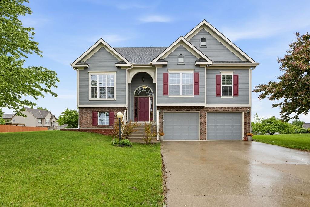 502 Alexandria Court, Gower, MO 64454