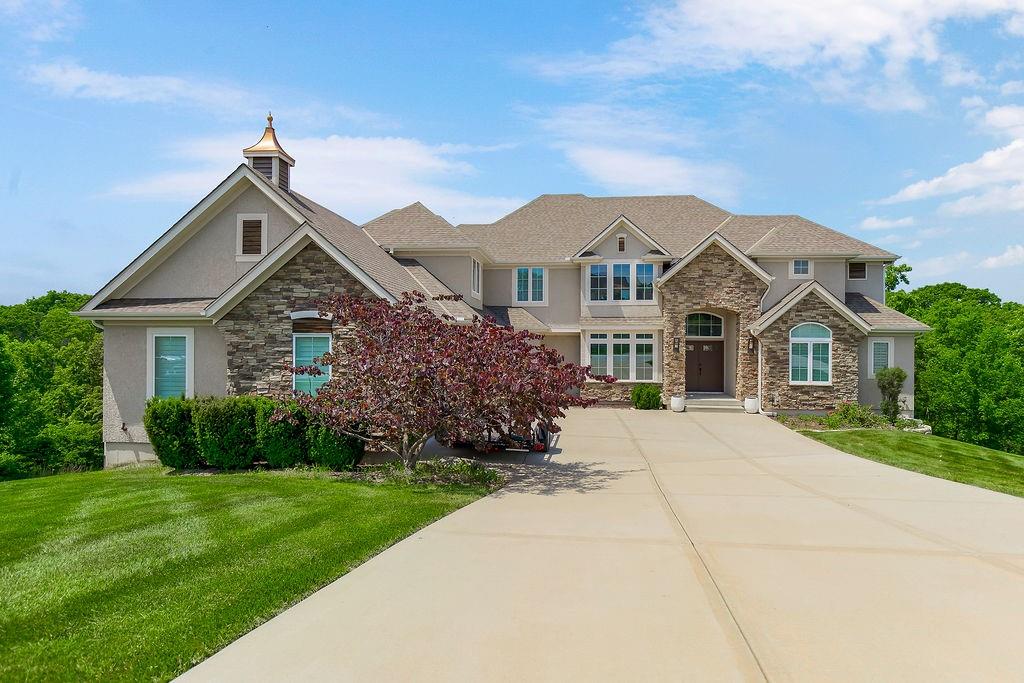 4614 NE Park Springs Court, Lee's Summit, MO 64064