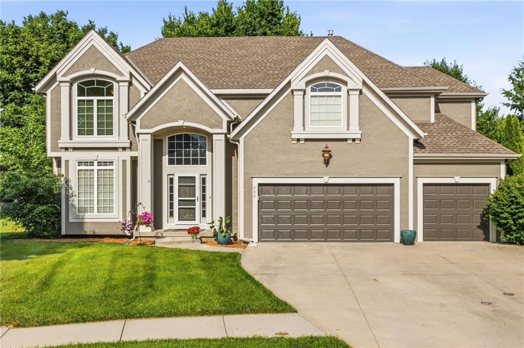 249 NE Misty Meadow Drive, Lee's Summit, MO 64064