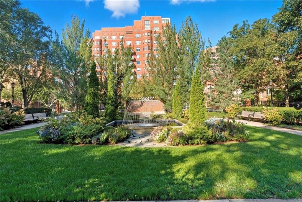 4950 Central #302 Street, Kansas City, MO 64112