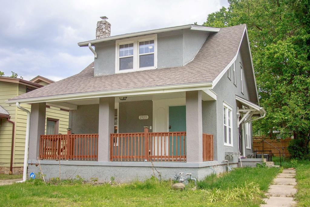 2923 Parkwood Boulevard, Kansas City, KS 66104