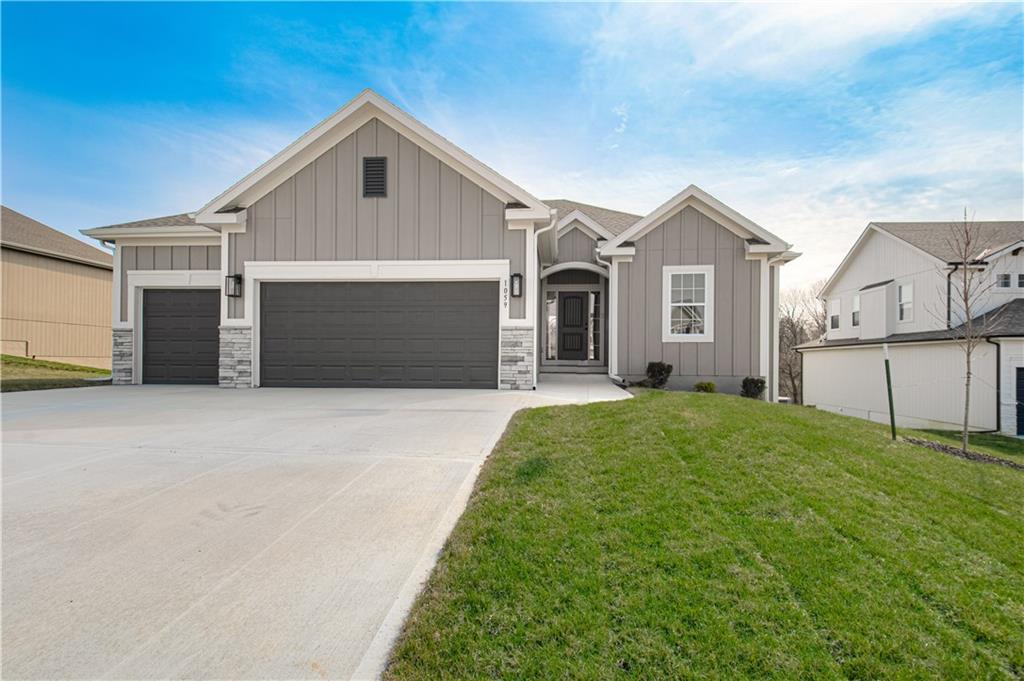 621 E 13th Street, Kearney, MO 64060