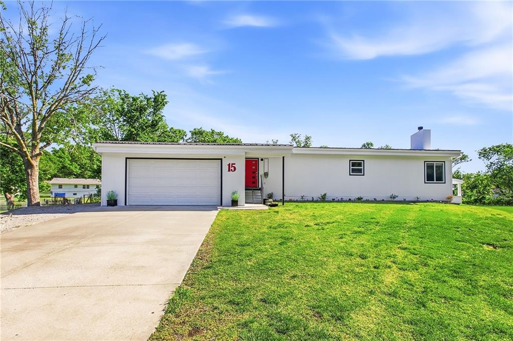 15 NE Johnson Street, Lee's Summit, MO 64063