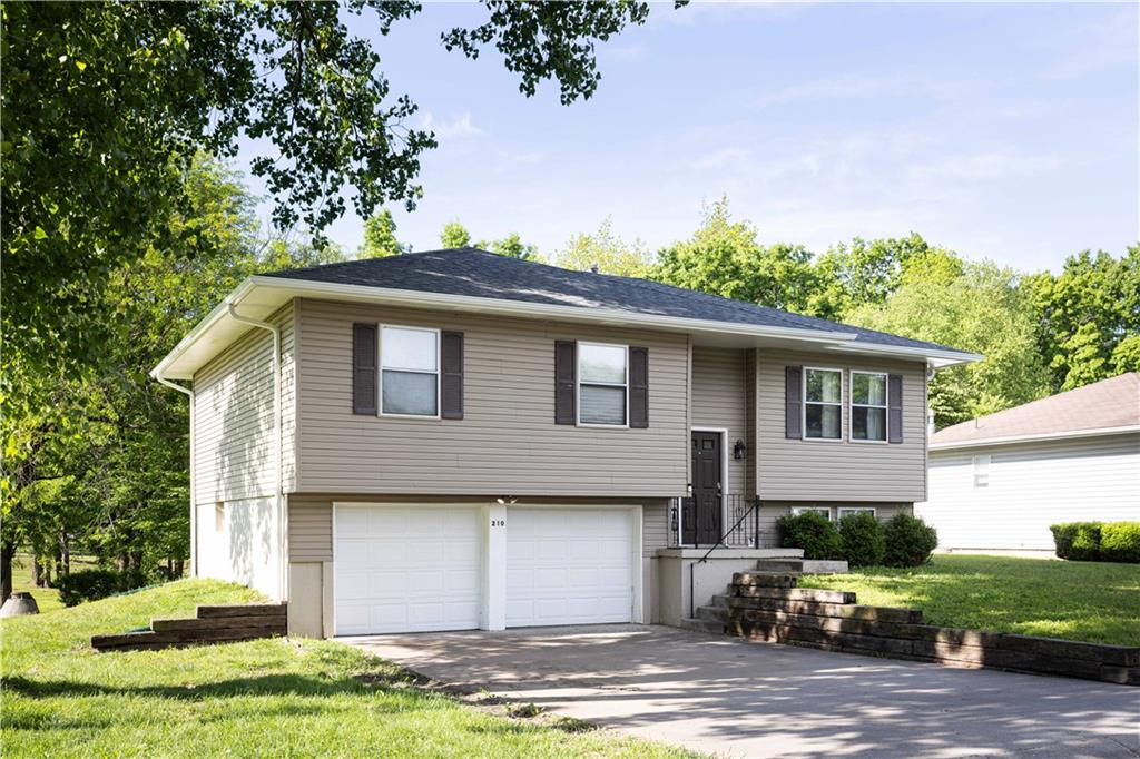 210 E Swisher Drive, Clinton, MO 64735