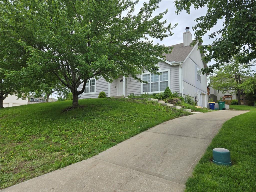 2128 SW British Drive, Lee's Summit, MO 64081