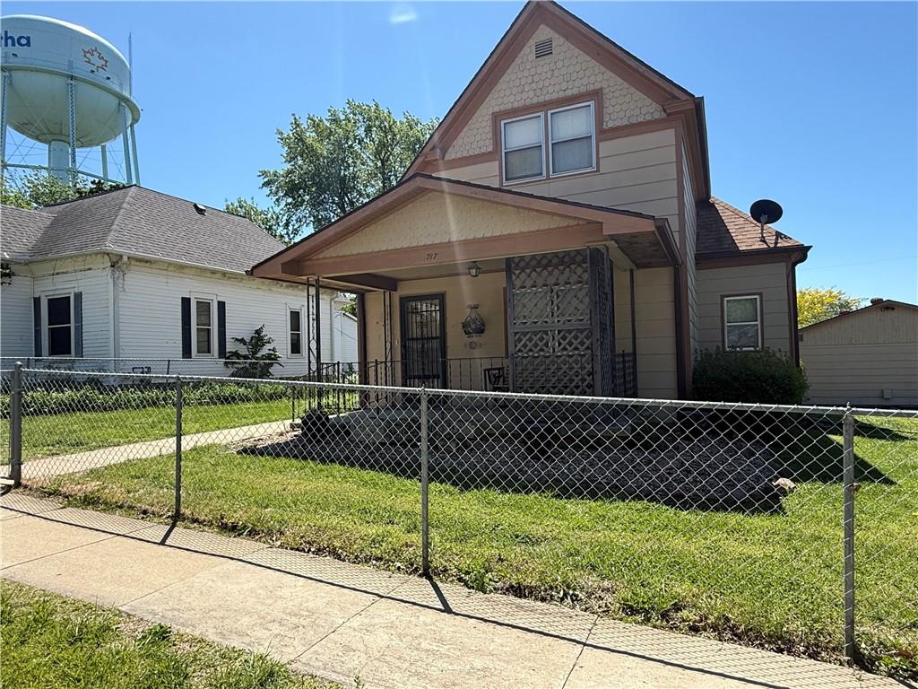 717 Iowa Street, Hiawatha, KS 66434