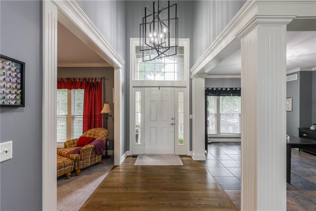 9623 N Crescent Court, Kansas City, MO 64157