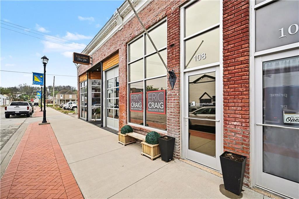 108 S Bridge Street, Smithville, MO 64089