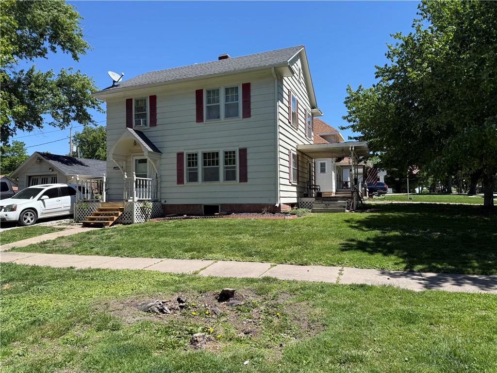 214 Miami Street, Hiawatha, KS 66434