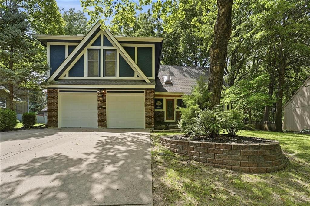 7130 N Woodland Avenue, Gladstone, MO 64118