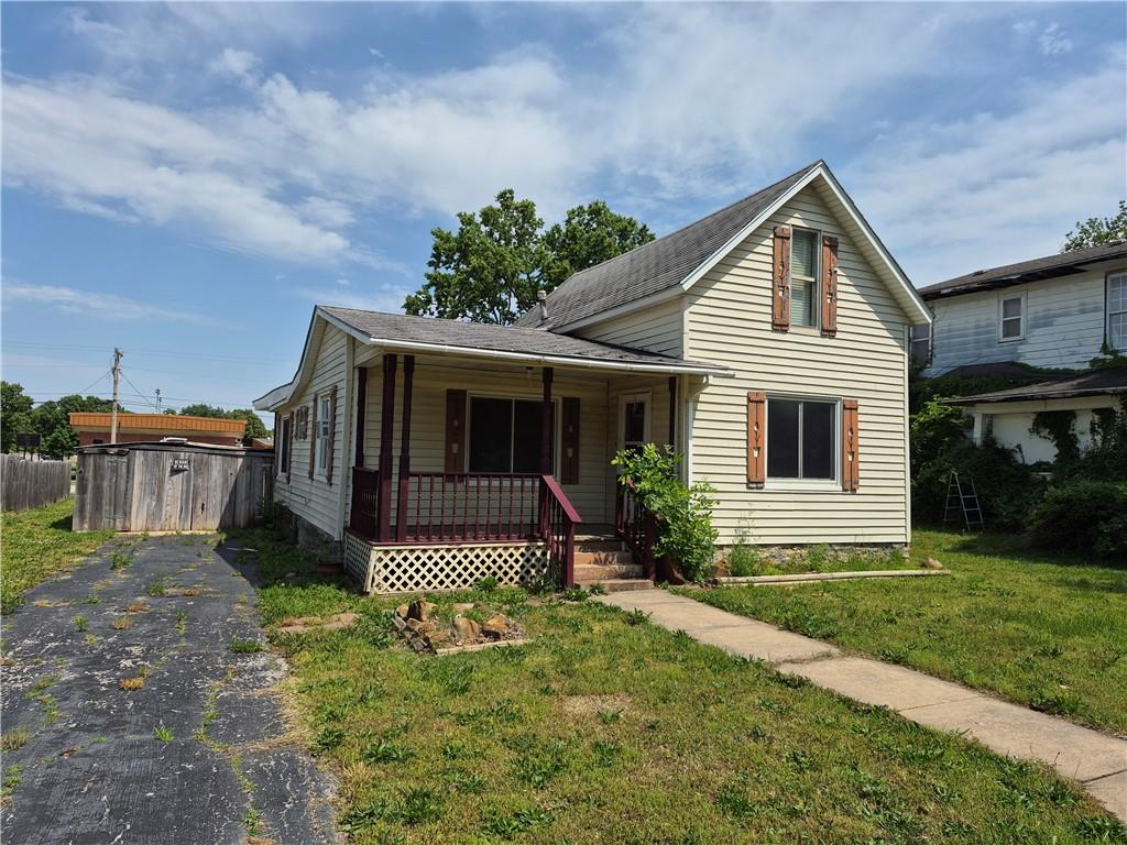 208 S 8th Street, Fredonia, KS 66736
