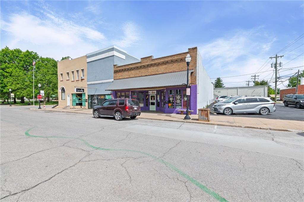 107 E 3rd Street, Cameron, MO 64429