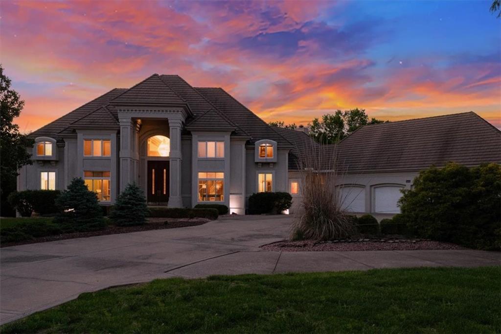 1601 NW Arrowhead Trail, Blue Springs, MO 64015