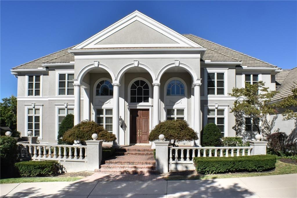 11724 Canterbury Street, Leawood, KS 66211