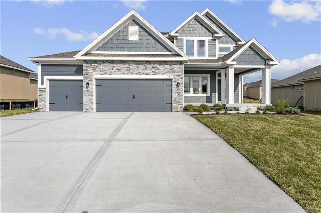 8891 N Monroe Avenue, Kansas City, MO 64156
