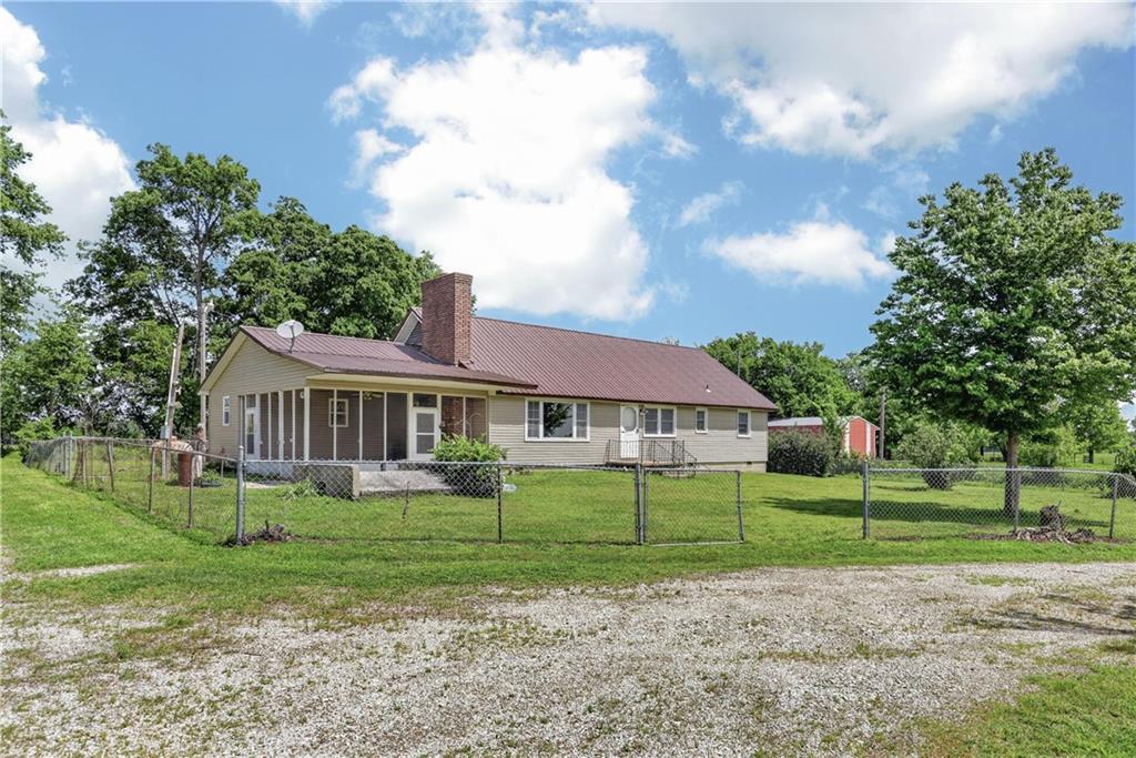 10784 70th Street, Chetopa, KS 67336