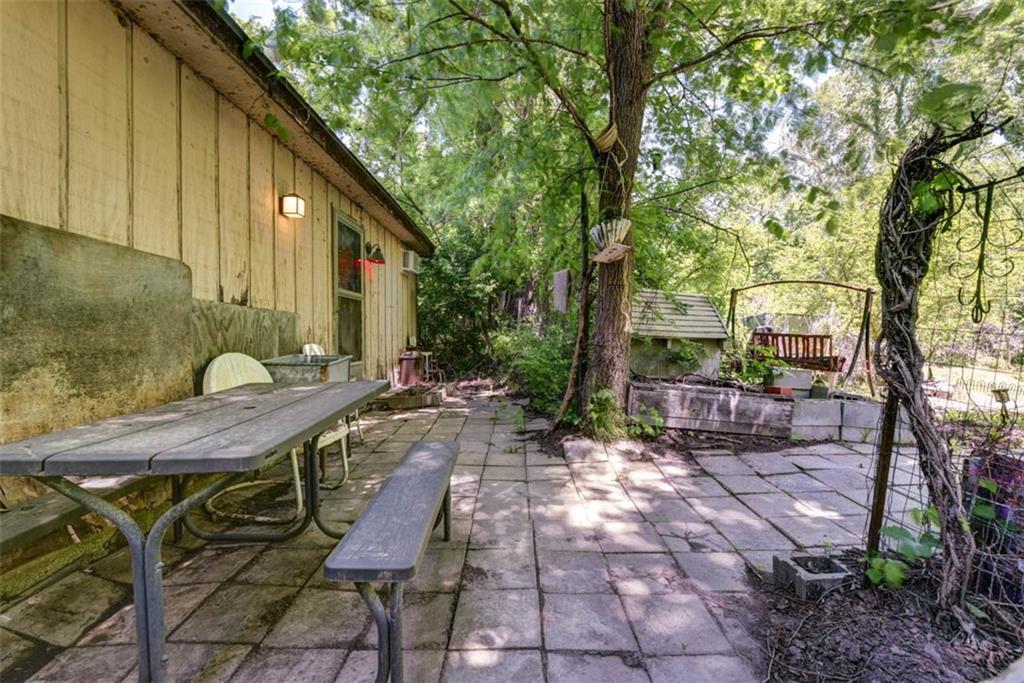 8667 Markham Road, Richmond, MO 64085