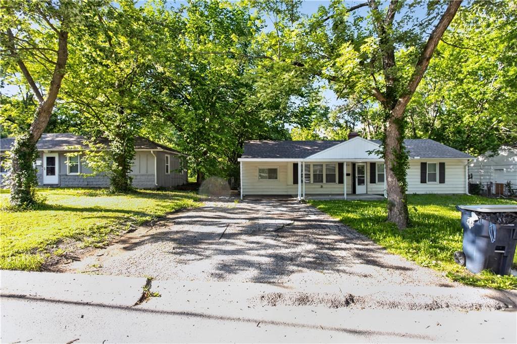 8212 E 111th Terrace, Kansas City, MO 64134