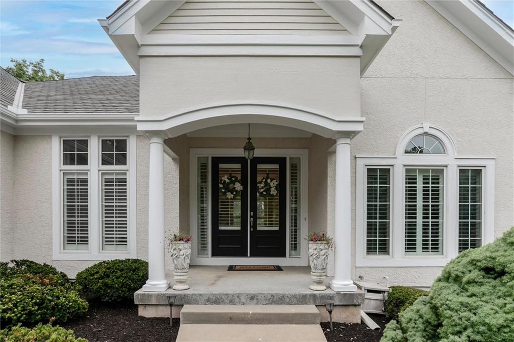 5002 W 143rd Terrace, Leawood, KS 66224