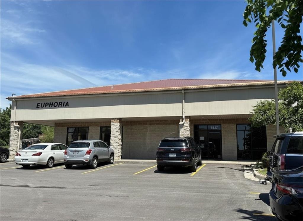 8327 N Congress Avenue, Kansas City, MO 64152