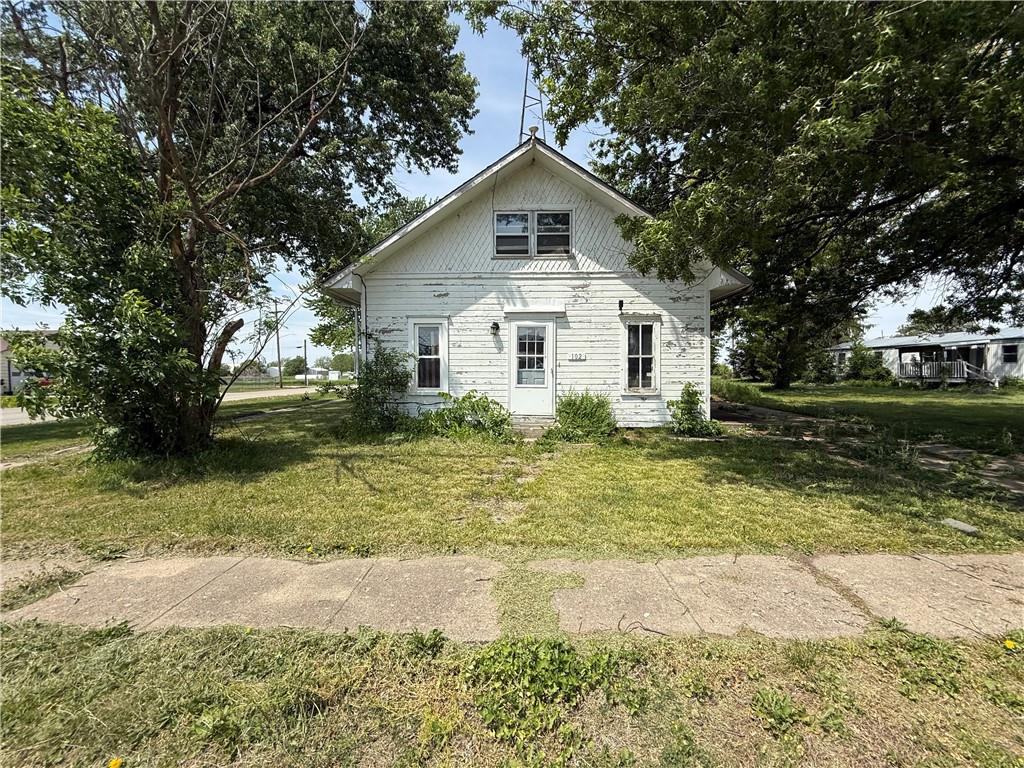 102 N West Street, Powhattan, KS 66527
