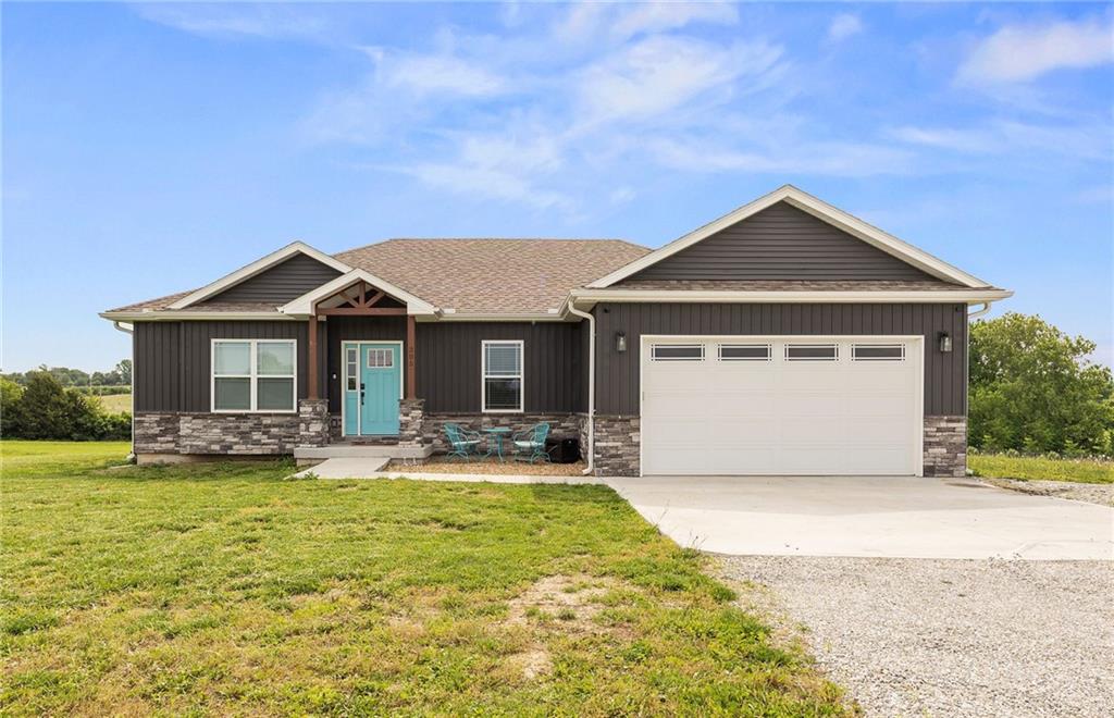 305 SW 11th Road, Warrensburg, MO 64093