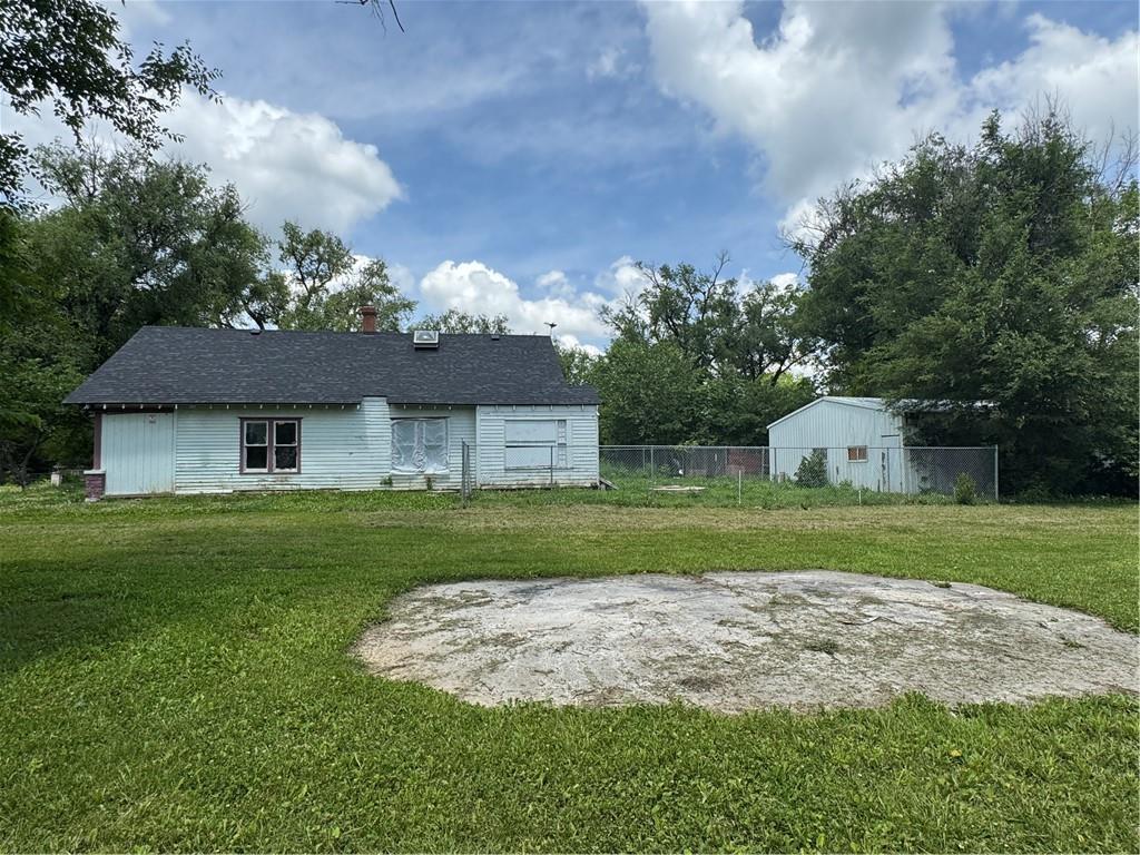 206 W 3rd Street, Creighton, MO 64739