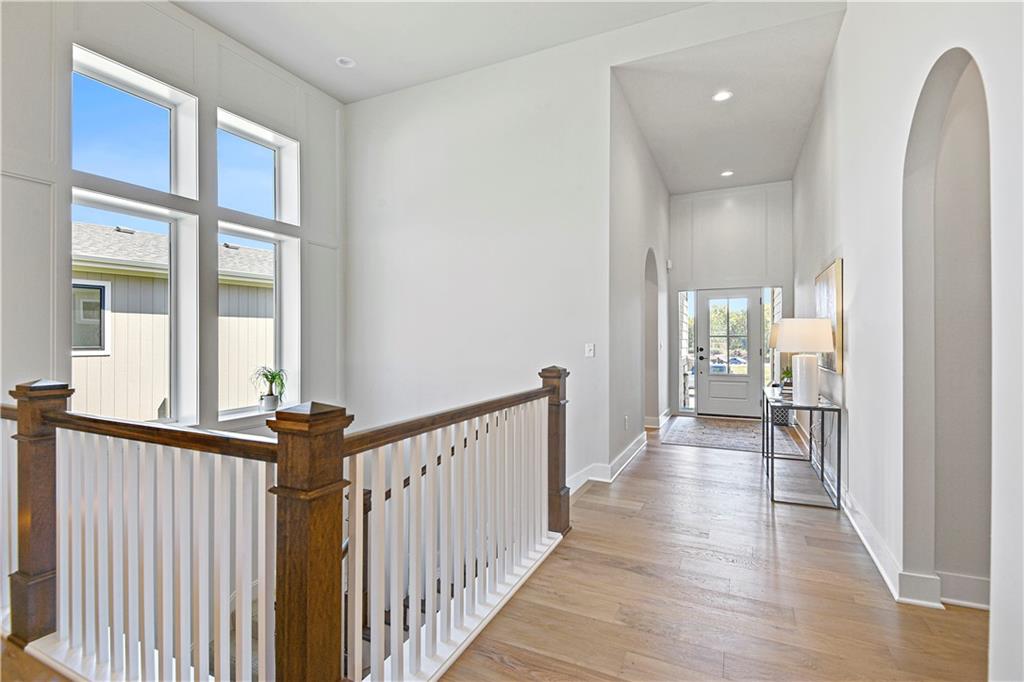 25086 W 98th Place, Lenexa, KS 66227