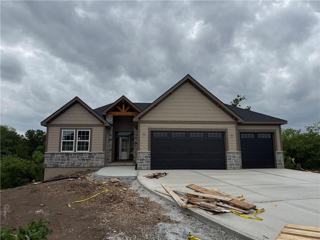 31517 W 86th Court, De Soto, KS 66018