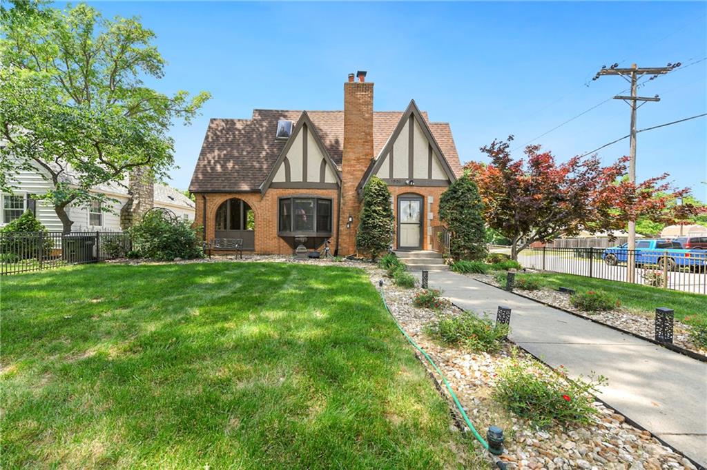 1500 S Broadway Street, Leavenworth, KS 66048
