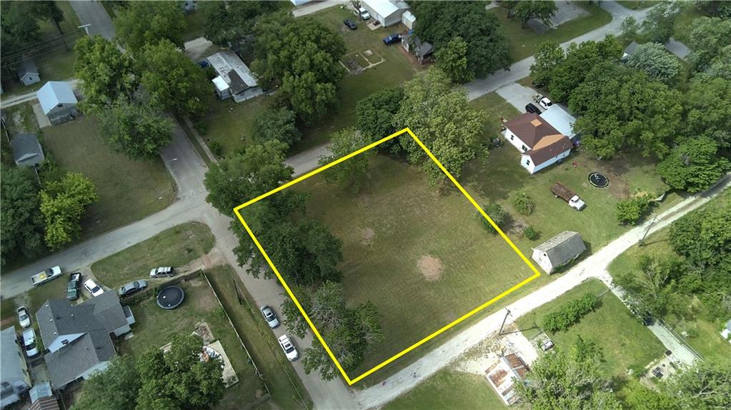422 &428 E 3rd Street, Cherryvale, KS 67335