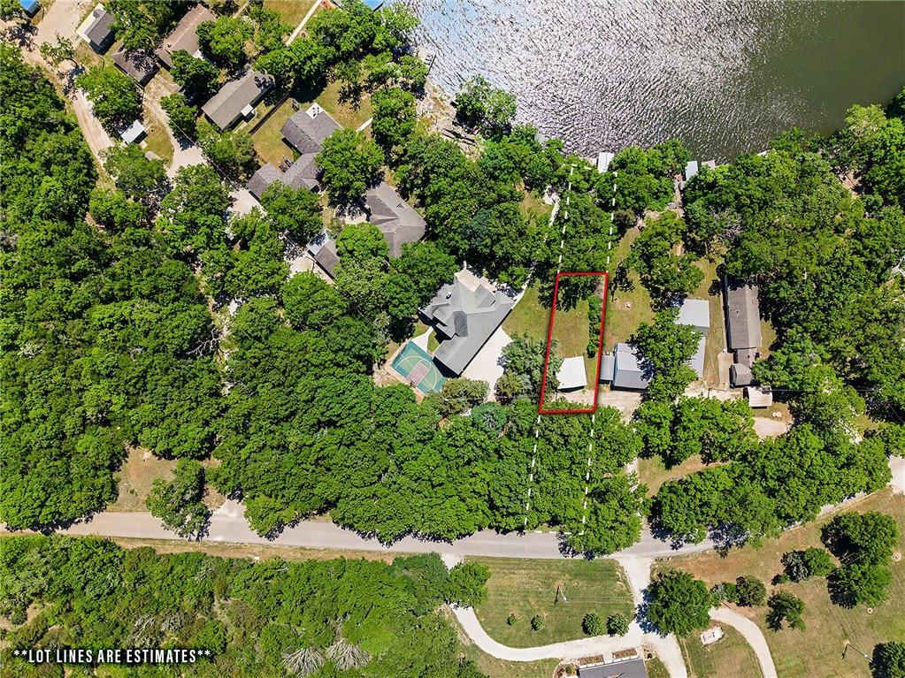 57 W Lake Road, Farlington, KS 66734