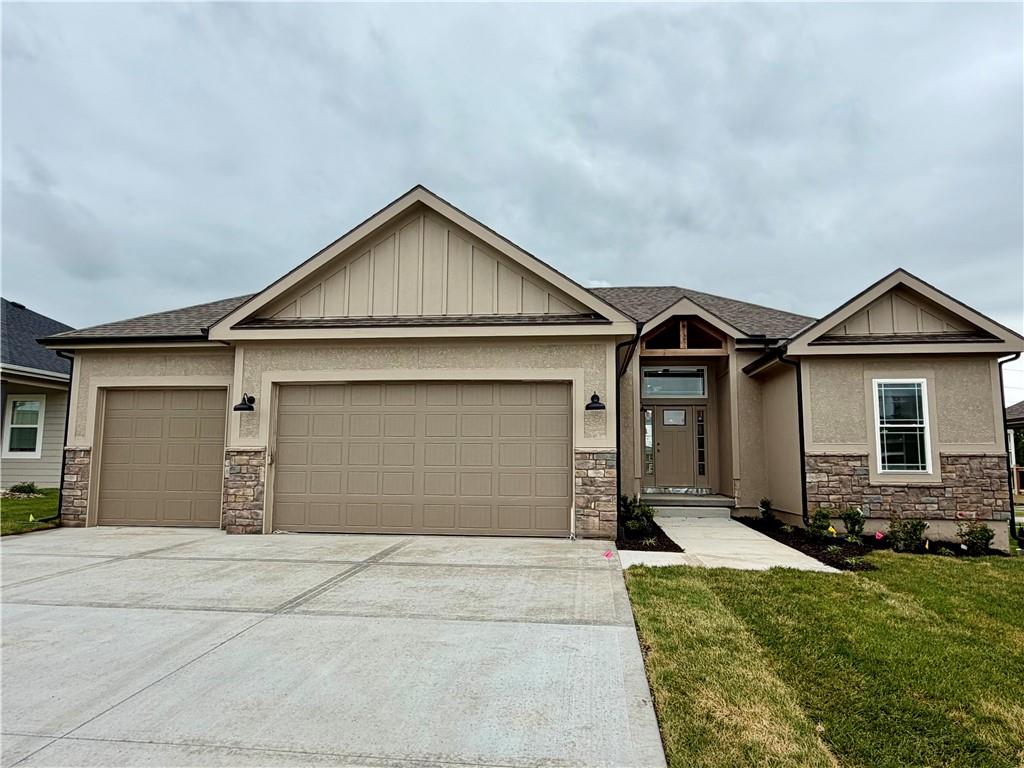 504 Skyview Lane, Liberty, MO 64068