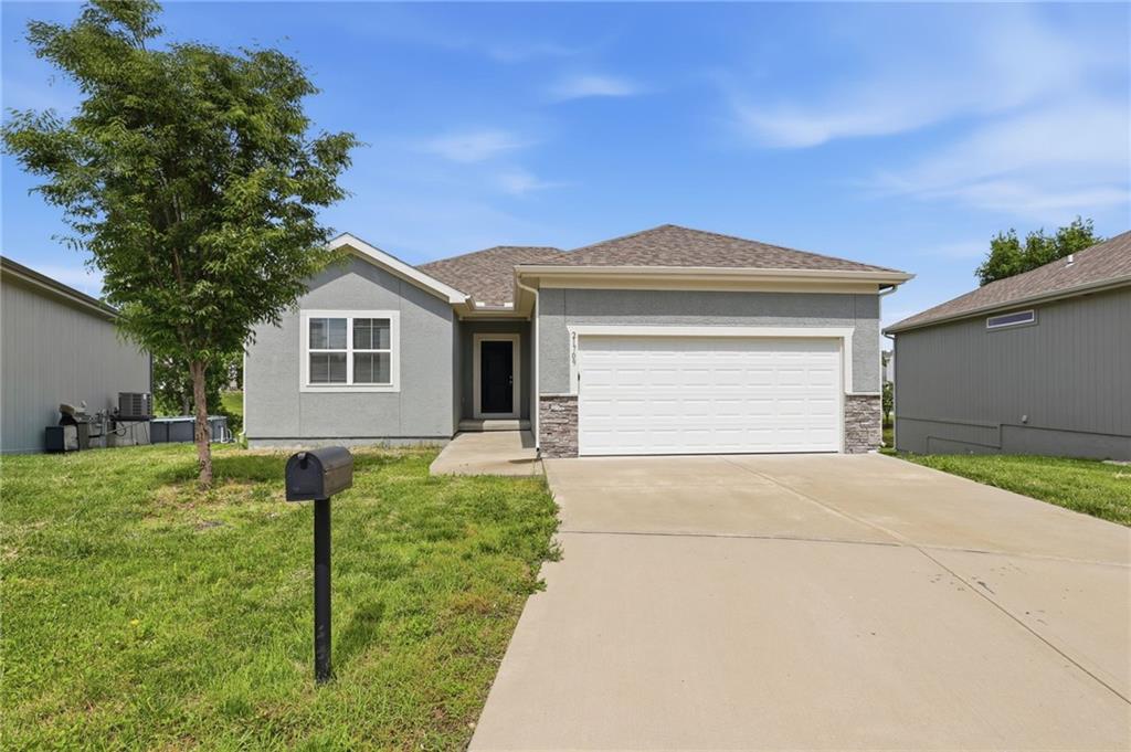 21709 N Ridge Court, Peculiar, MO 64078