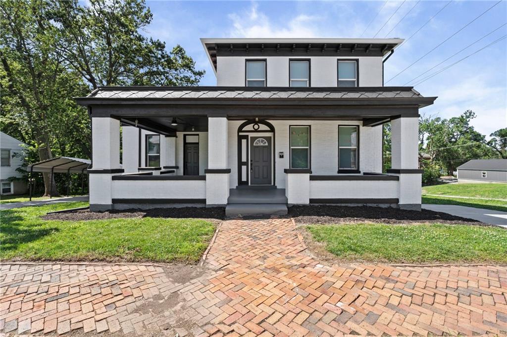 222 W Market Street, Warrensburg, MO 64093