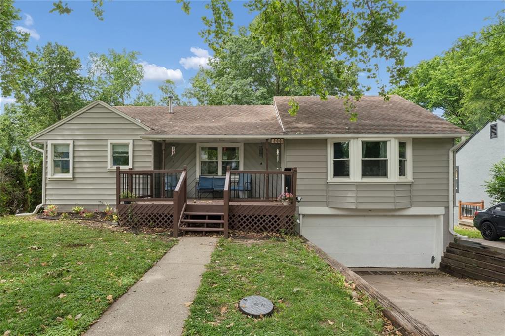 4900 NE Park Lane, Kansas City, MO 64118