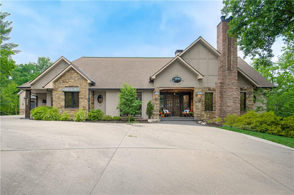 8700 Meadow Lane, Leawood, KS 66206