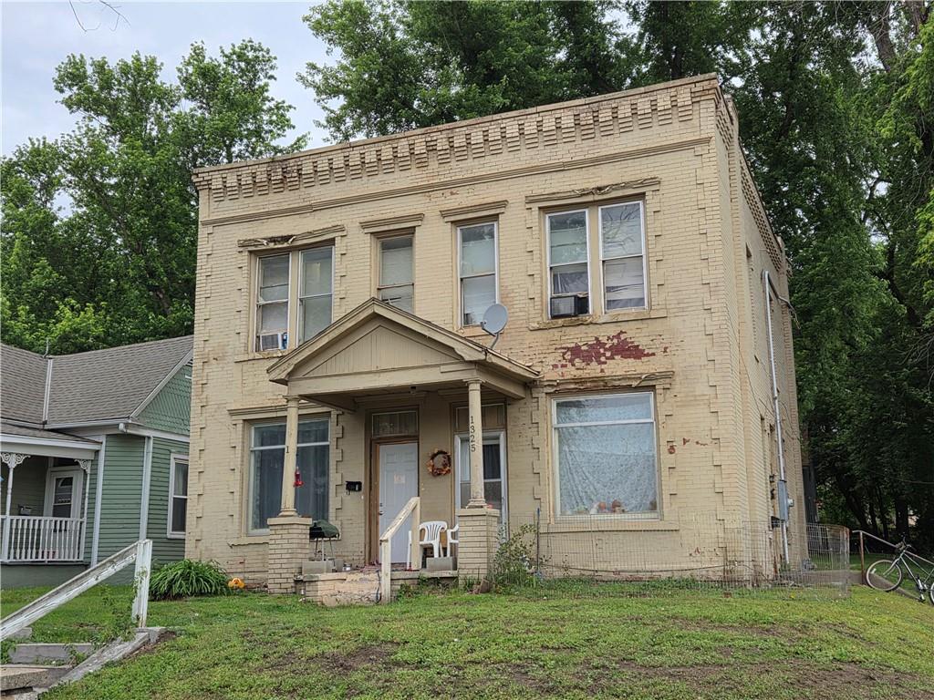 1325 Mitchell Avenue, St Joseph, MO 64503