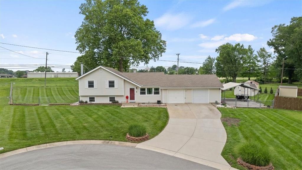 420 NW Village Court, Lee's Summit, MO 64063