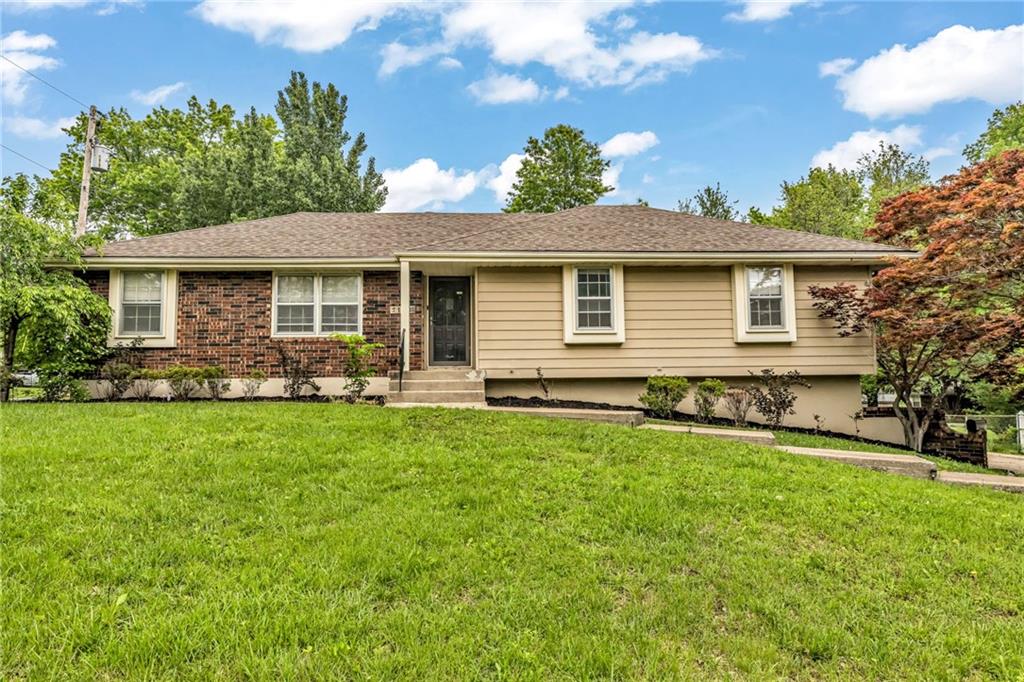 17908 E Cheyenne Drive, Independence, MO 64056