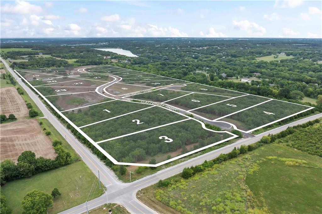 17495 Galloway Drive, Stilwell, KS 66085