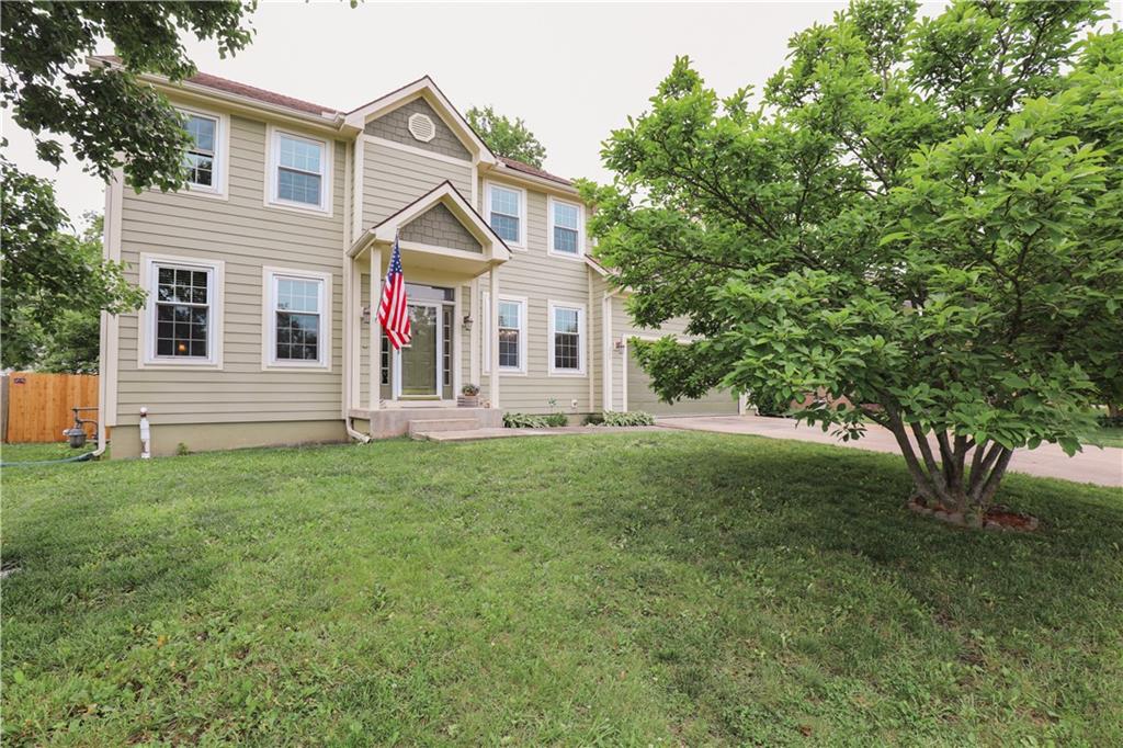 223 W Colleen Court, Gardner, KS 66030