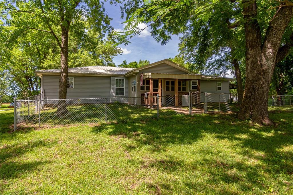 3315 Lostine Road, Columbus, KS 66725