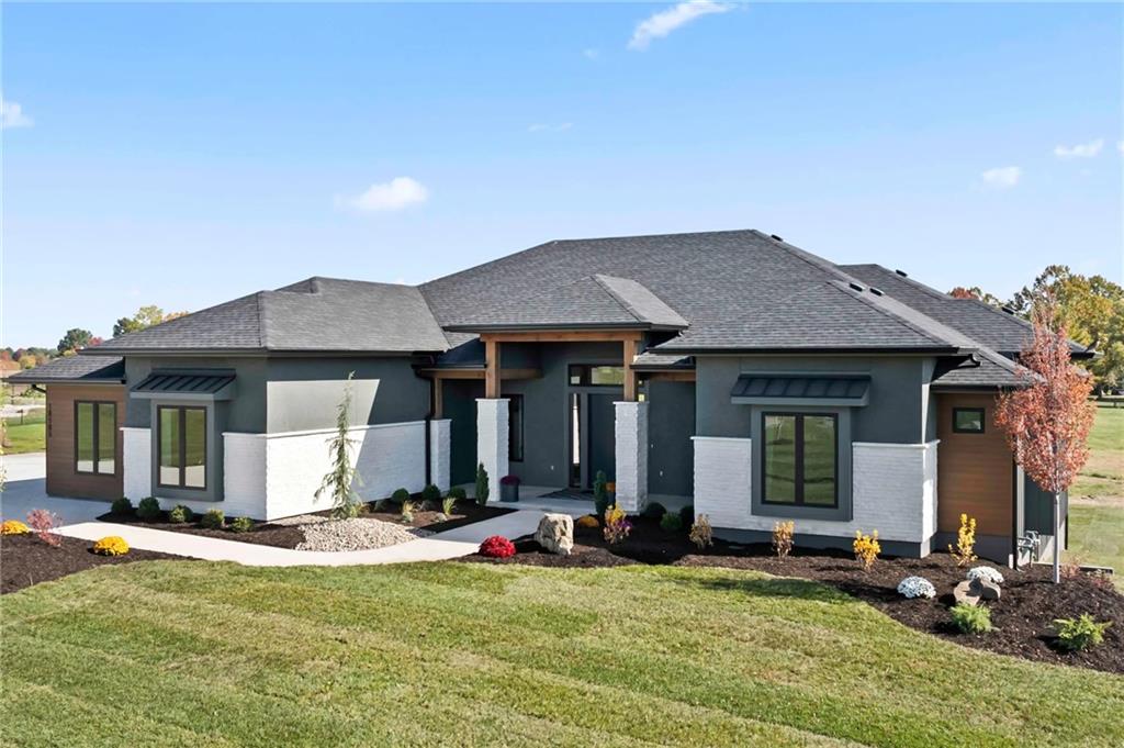 19103 Bella Terra Road, Pleasant Hill, MO 64080