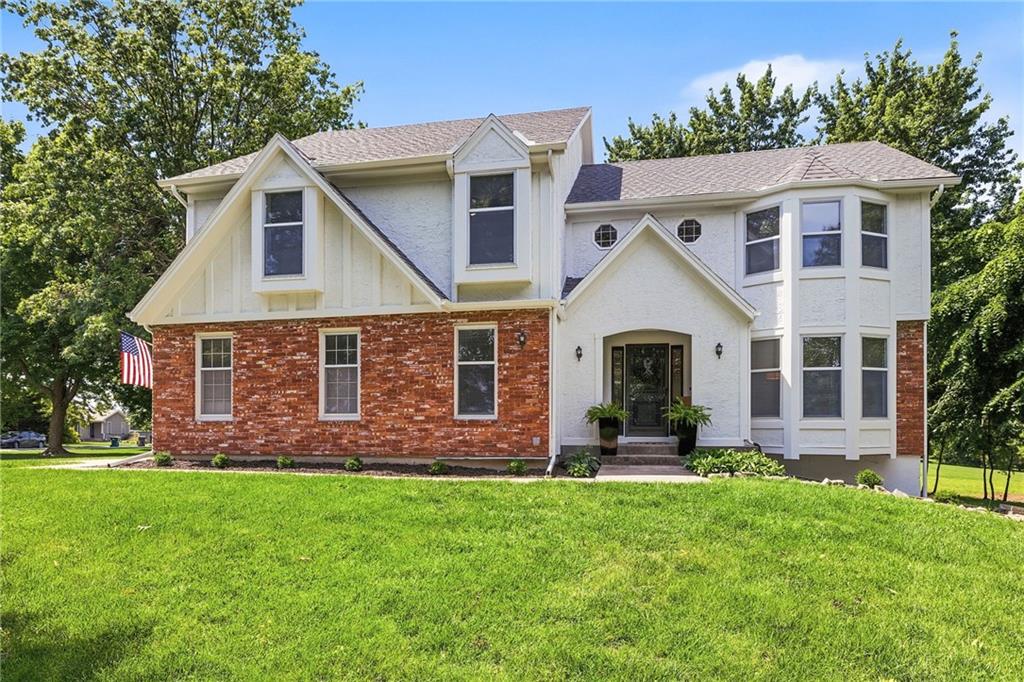 16720 Grandview Street, Overland Park, KS 66085