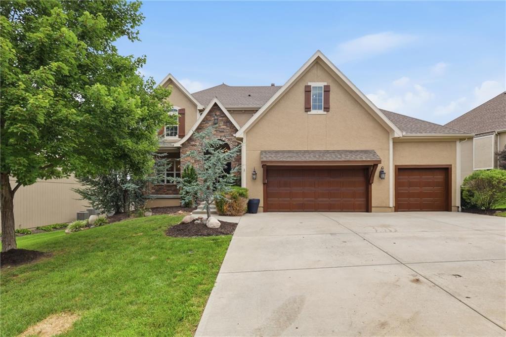 9428 W 157th Place, Overland Park, KS 66221