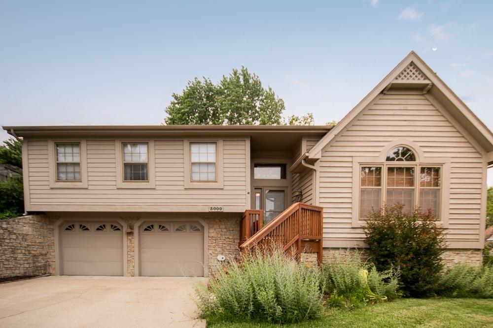 3000 University Drive, Lawrence, KS 66049
