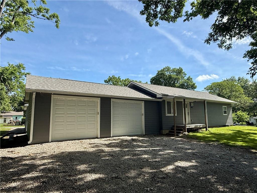 702 Kansas Street, Burlington, KS 66839