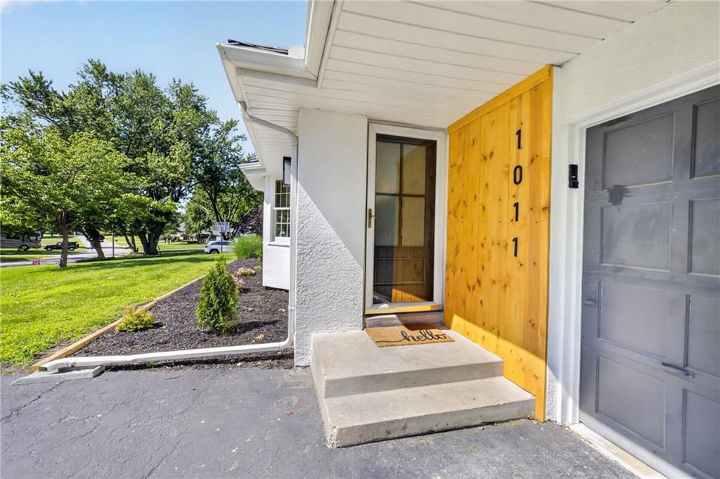 1011 Tam Oshanter Drive, Kansas City, MO 64145